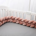 Charger l'image dans la visionneuse de la galerie, Tresse de lit 4 brins terracotta – Protection de lit pour bébé en tricot doux
