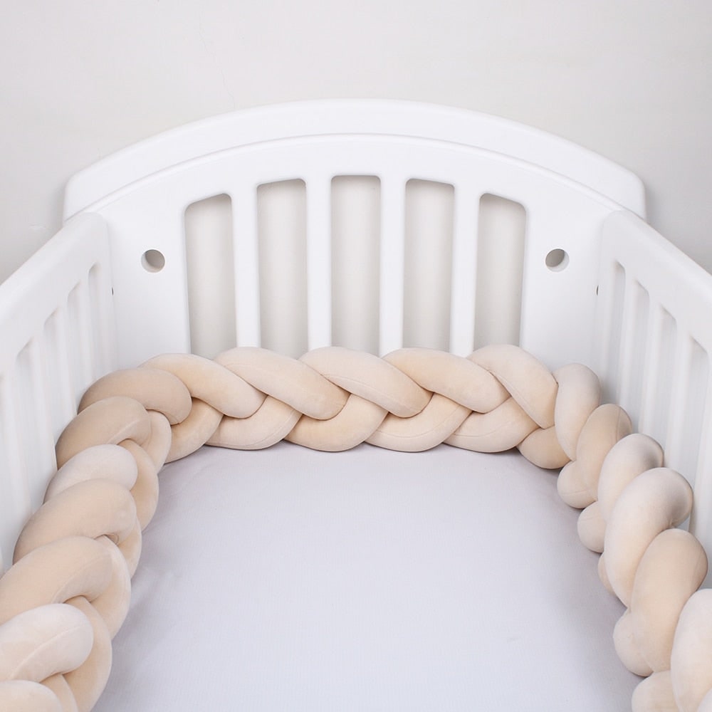Tresse de lit beige 3 brins 360 cm, tour de lit bébé longue taille, idéale pour lit ou parc.